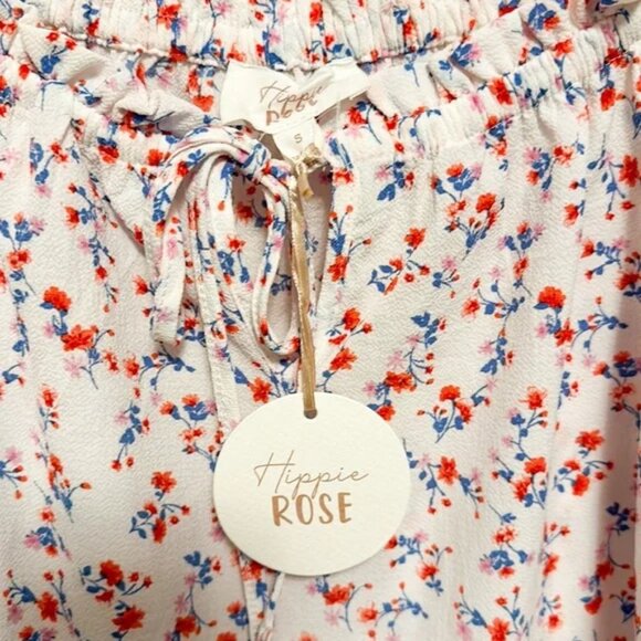 Hippie Rose NWT Floral Top - Picture 3 of 5
